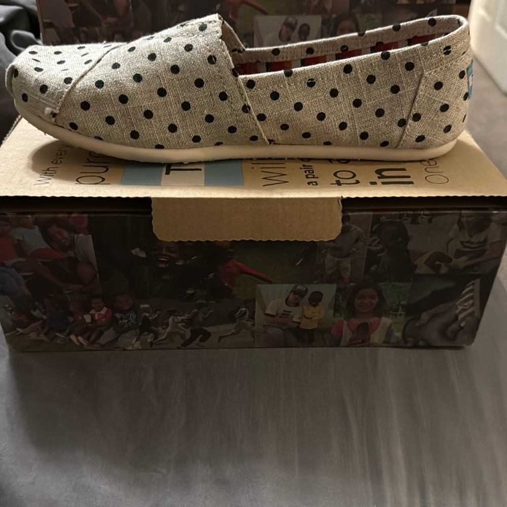 Polka dots toms